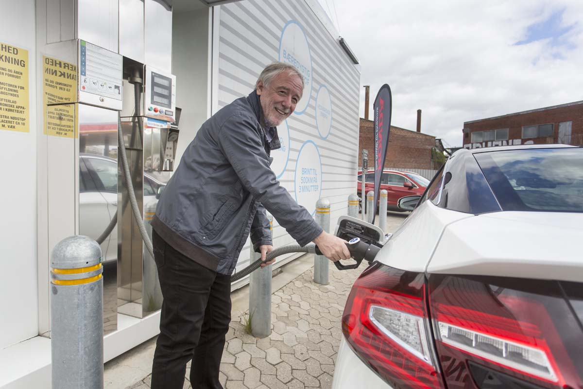 Strom fahren, Gas tanken