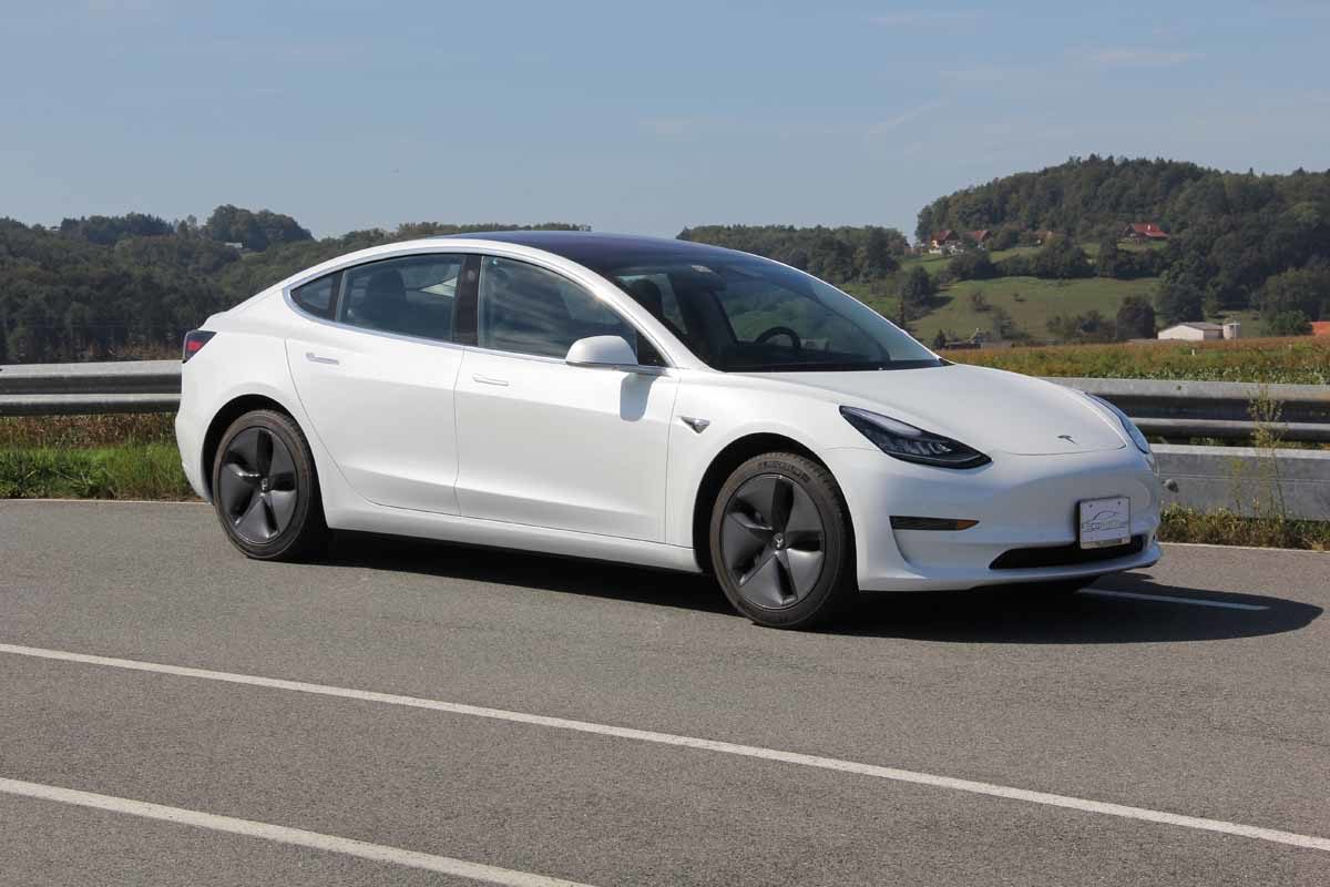 Tesla Model 3: Handlicher ohne Abstriche - e-move